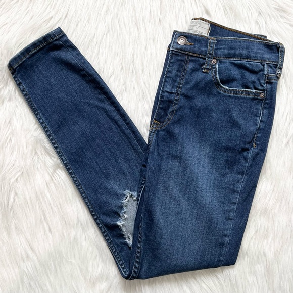 Free People Distressed Busted Knee Medium Wash Mid Rise Cropped Skinny Jeans - Picture 8 of 11